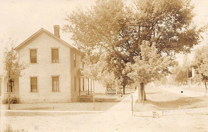 Leonard - Old Postcard (newer photo)